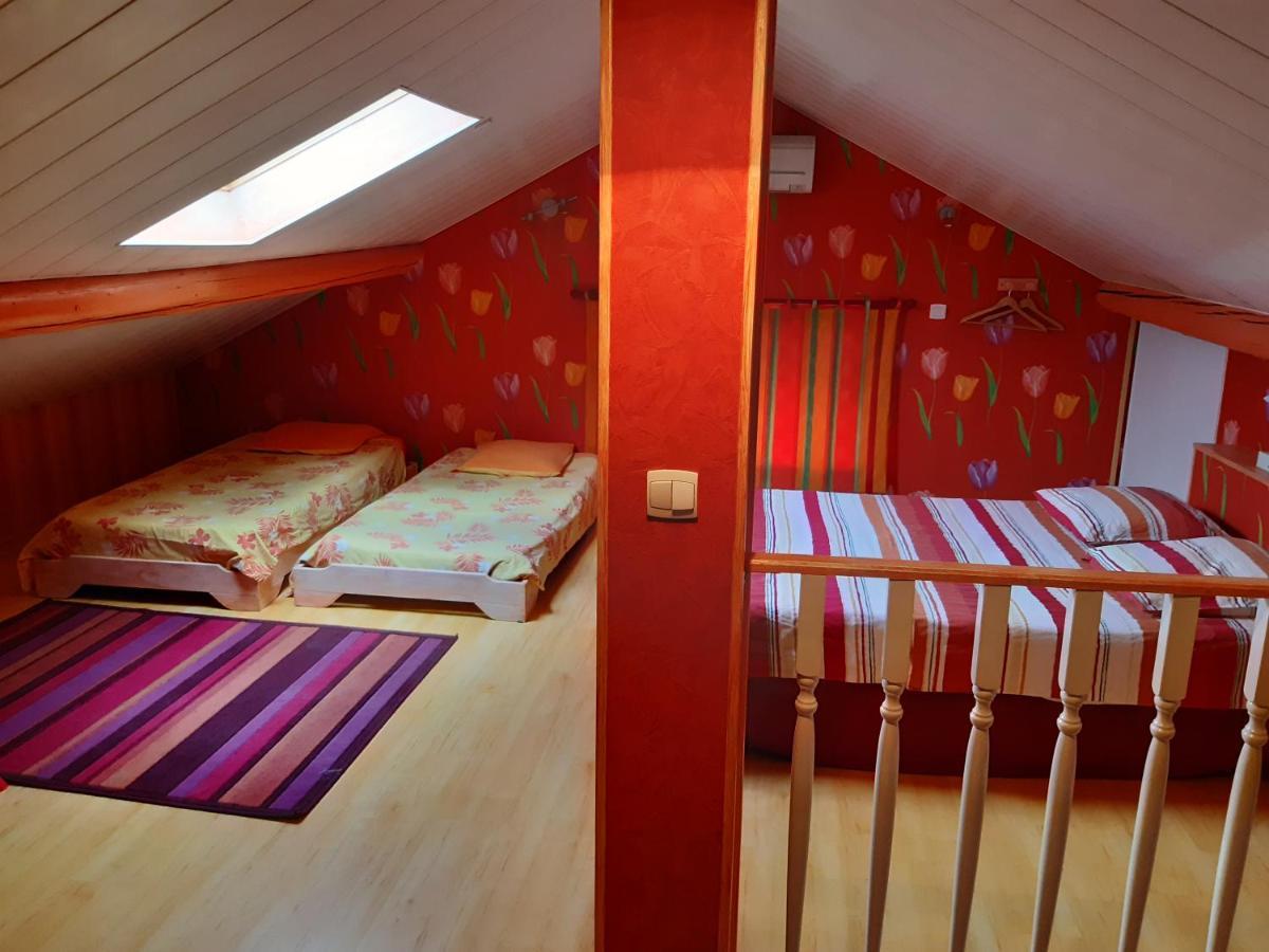 La Providence, Chambres D'Hotes Saint-Sernin-du-Plain Екстер'єр фото