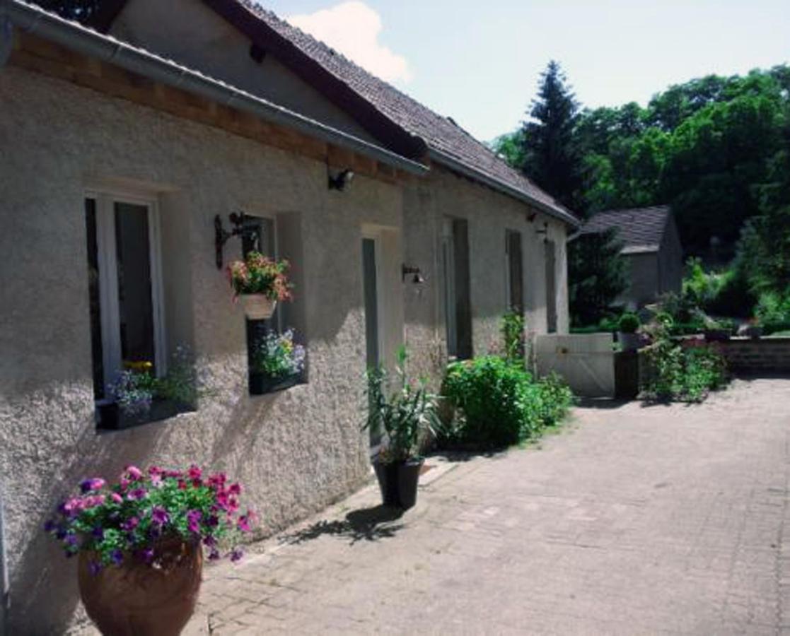 La Providence, Chambres D'Hotes Saint-Sernin-du-Plain Екстер'єр фото
