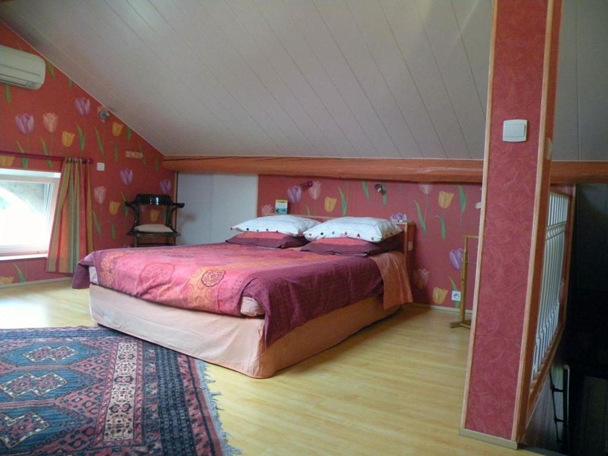 La Providence, Chambres D'Hotes Saint-Sernin-du-Plain Екстер'єр фото